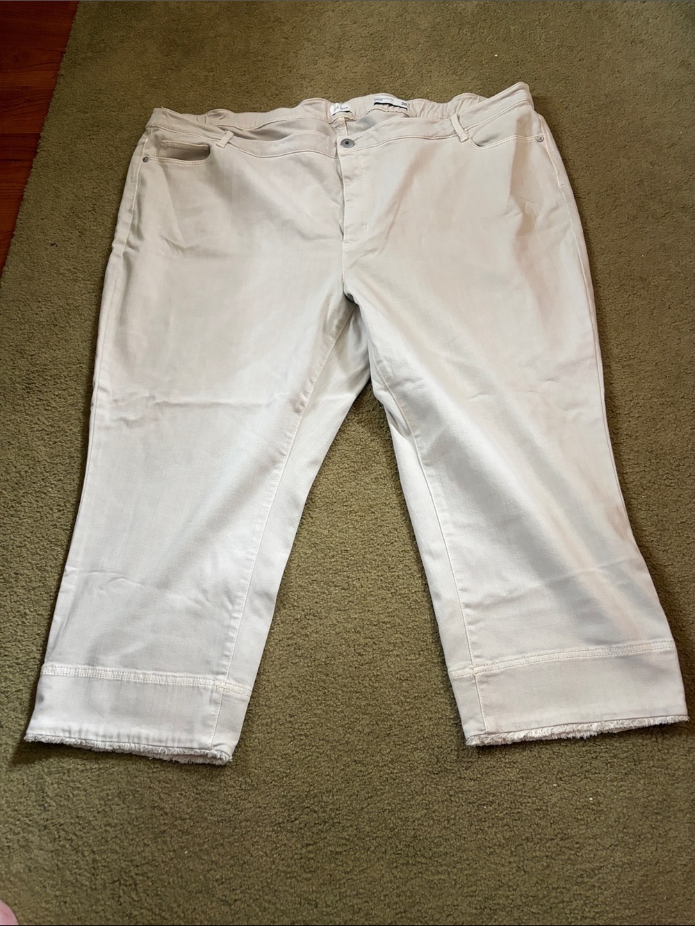 J. Jill White Cropped Capri Jeans
